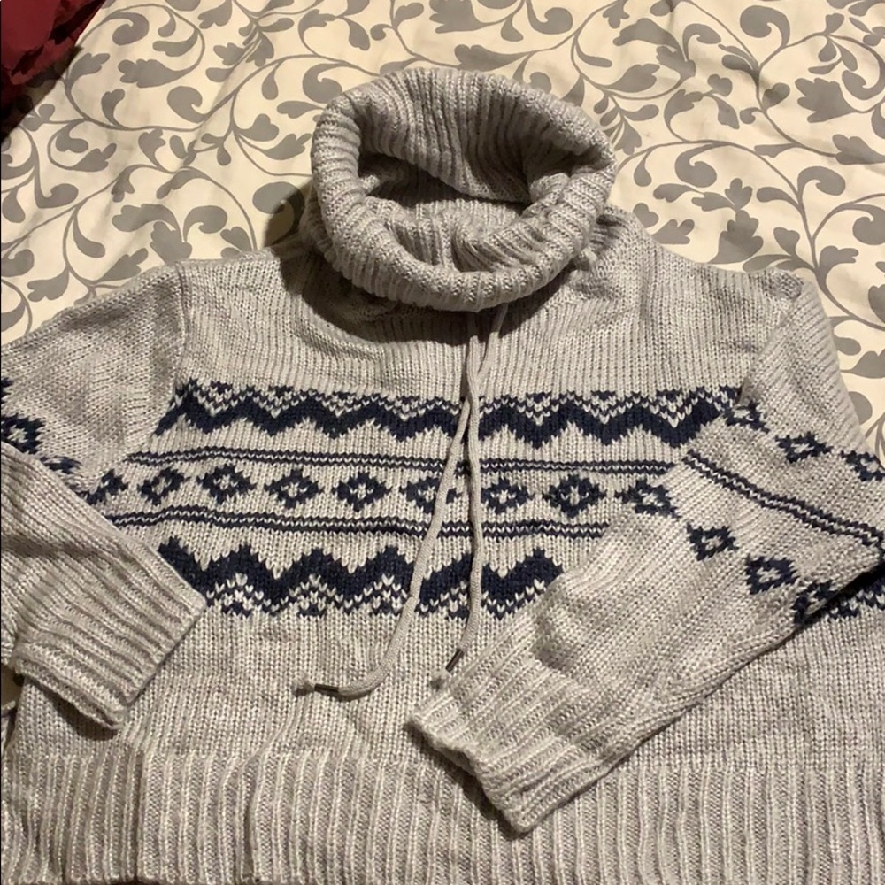 Small grey and navy crop sweater